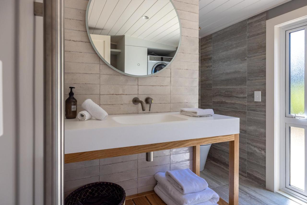 Smiths Cottage - Stay Waiheke Oneroa ภายนอก รูปภาพ
