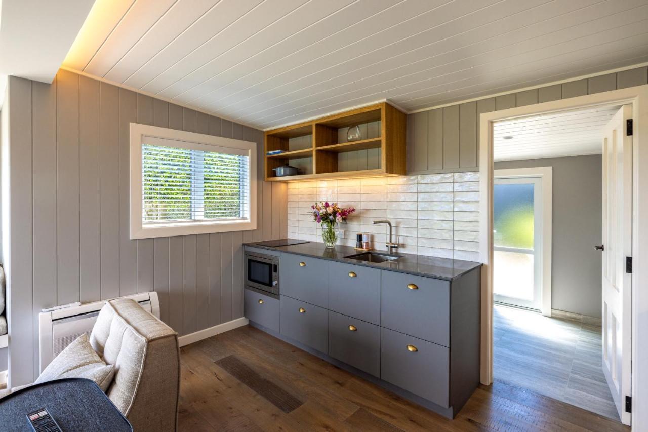 Smiths Cottage - Stay Waiheke Oneroa ภายนอก รูปภาพ