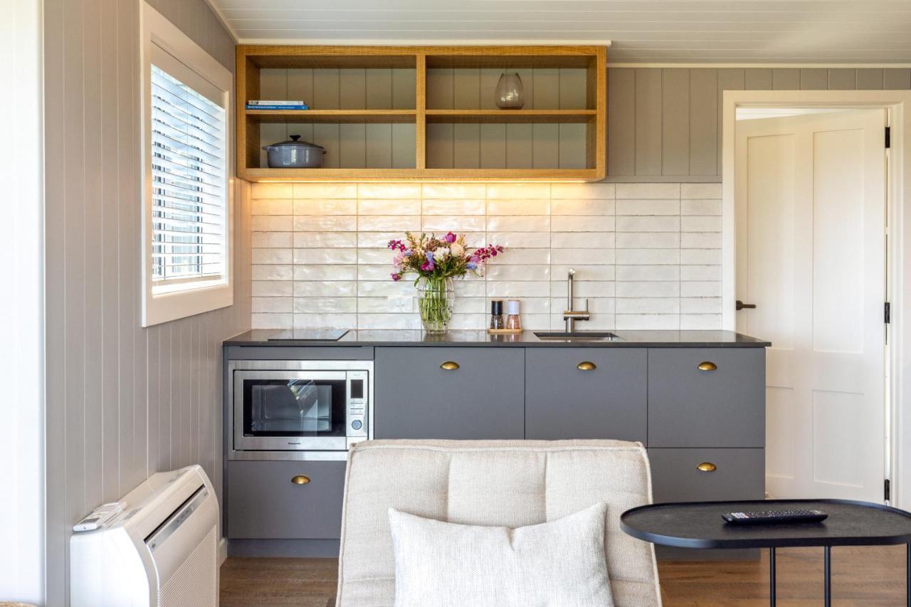 Smiths Cottage - Stay Waiheke Oneroa ภายนอก รูปภาพ